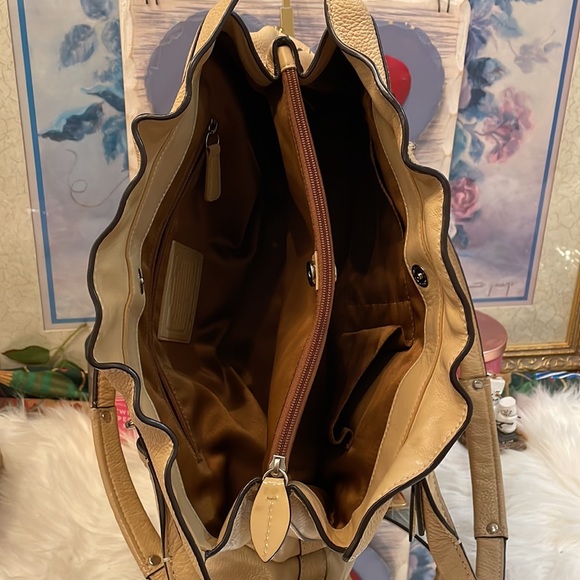 Coach Leather Handbag in Silver Hardware - Picture 9 of 10